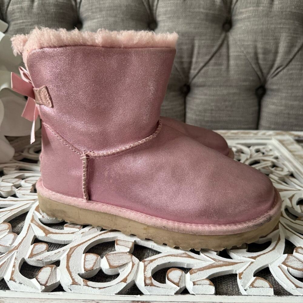 UGG Pink Back Bows Winter Shearling Short Boots Women’s 6 - Picture 4 of 8